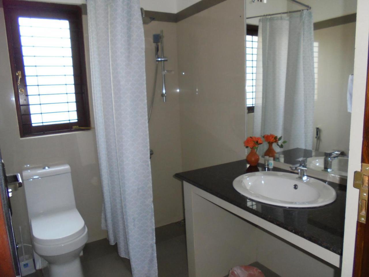 Jmf Hotel Negombo Ngoại thất bức ảnh