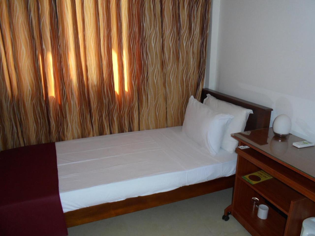 Jmf Hotel Negombo Ngoại thất bức ảnh