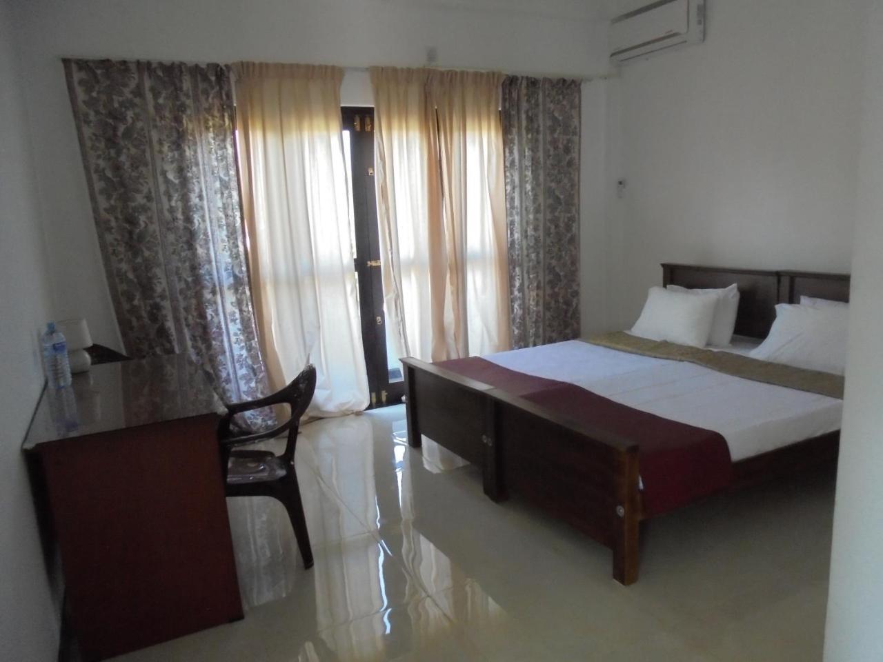 Jmf Hotel Negombo Ngoại thất bức ảnh