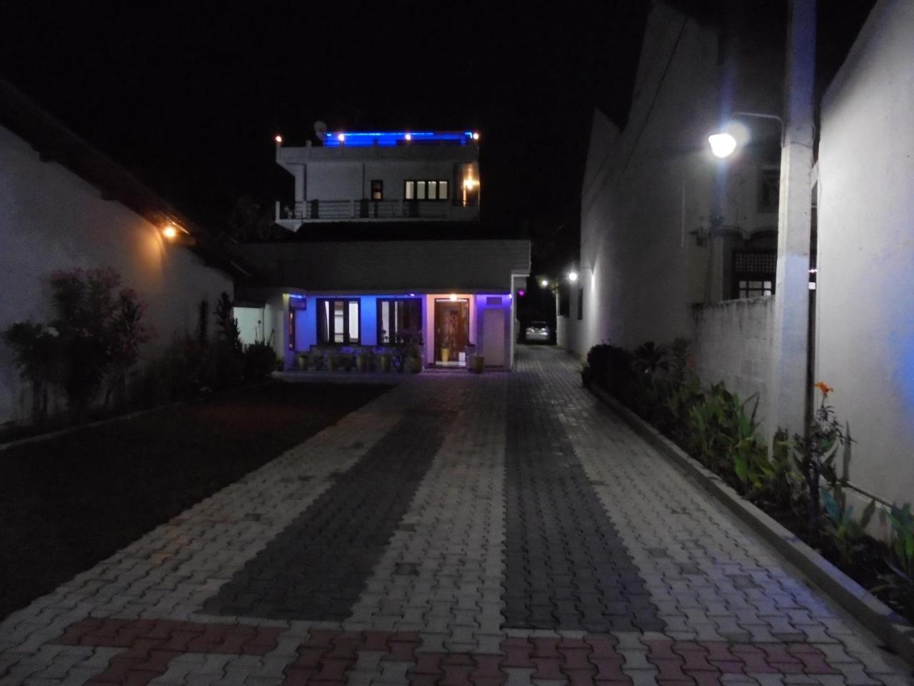 Jmf Hotel Negombo Ngoại thất bức ảnh