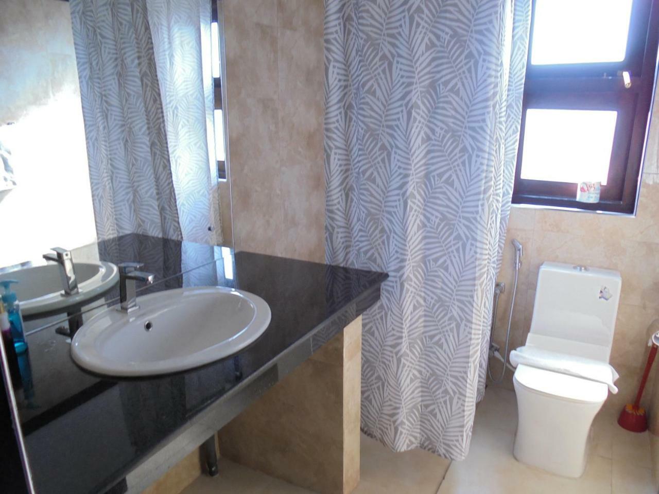 Jmf Hotel Negombo Ngoại thất bức ảnh
